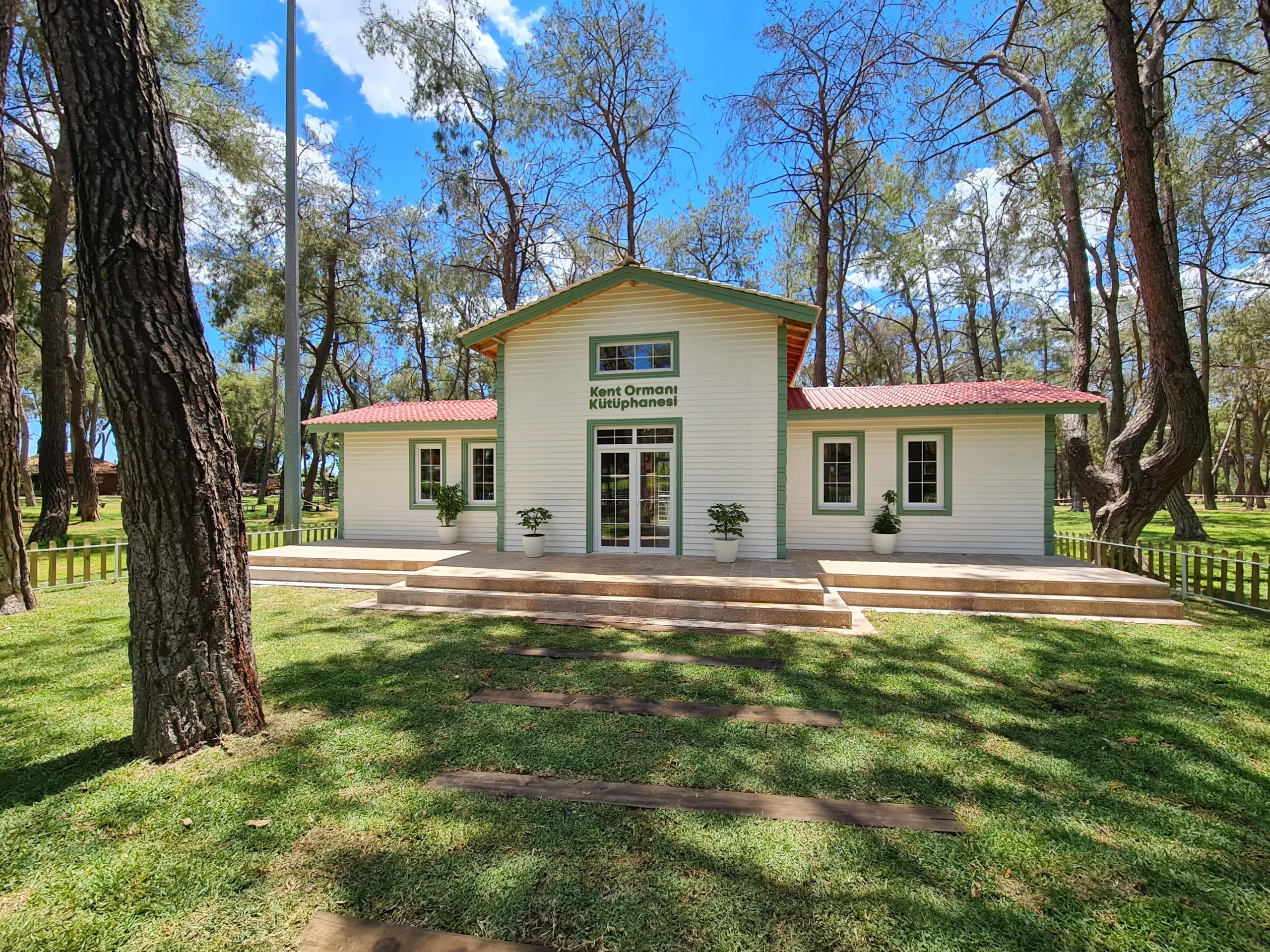 Kepez Kent Ormanı Kütüphanesi